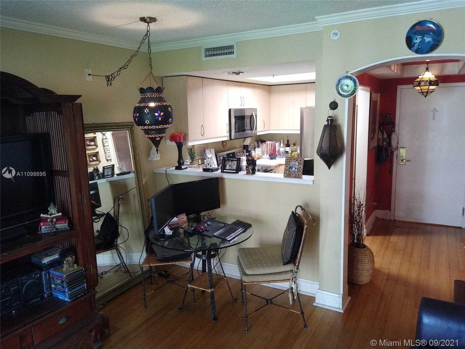 Small Image of 2951 SOUTH BAYSHORE DR #807, Miami Number 42