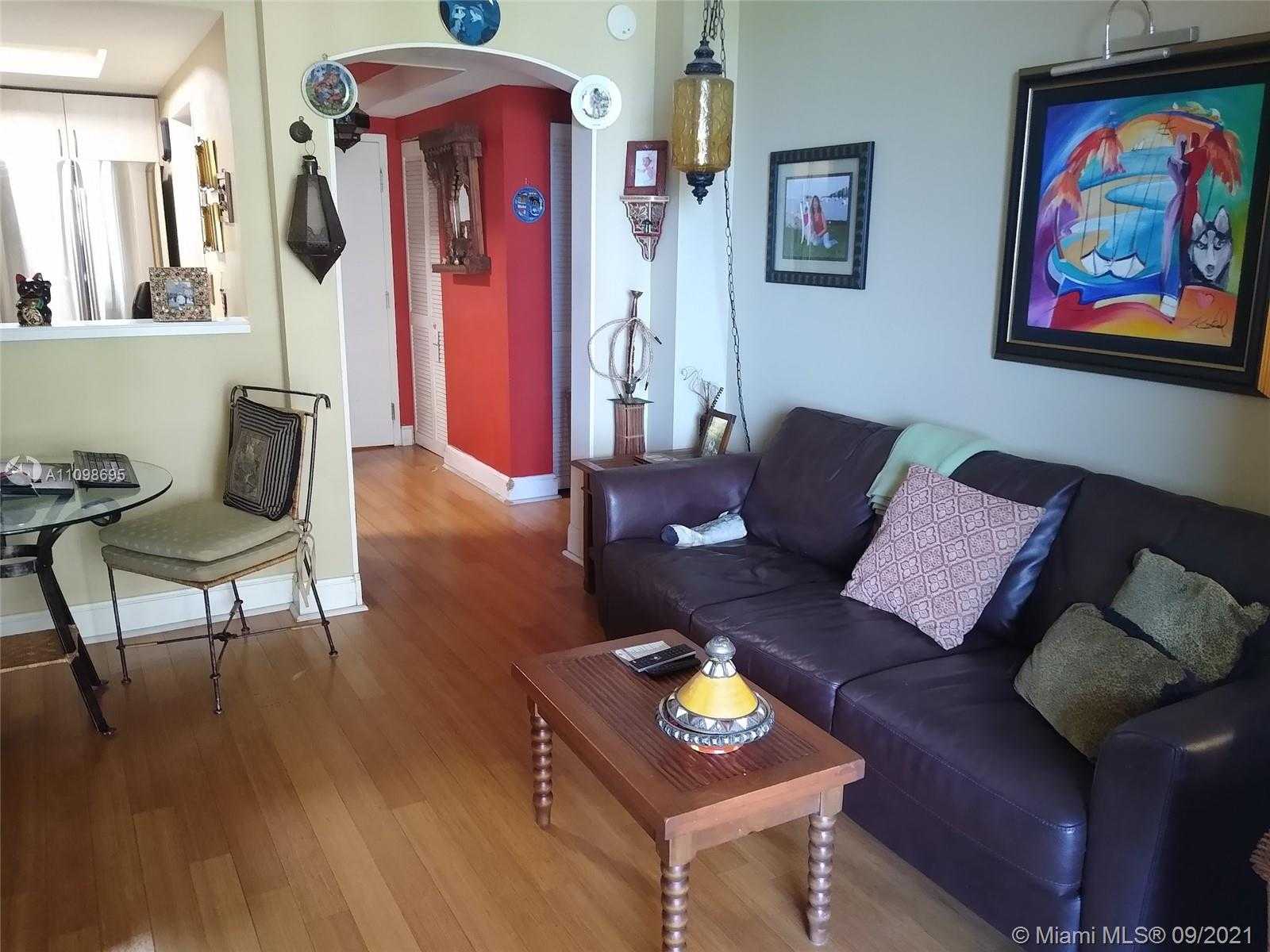 Small Image of 2951 SOUTH BAYSHORE DR #807, Miami Number 43