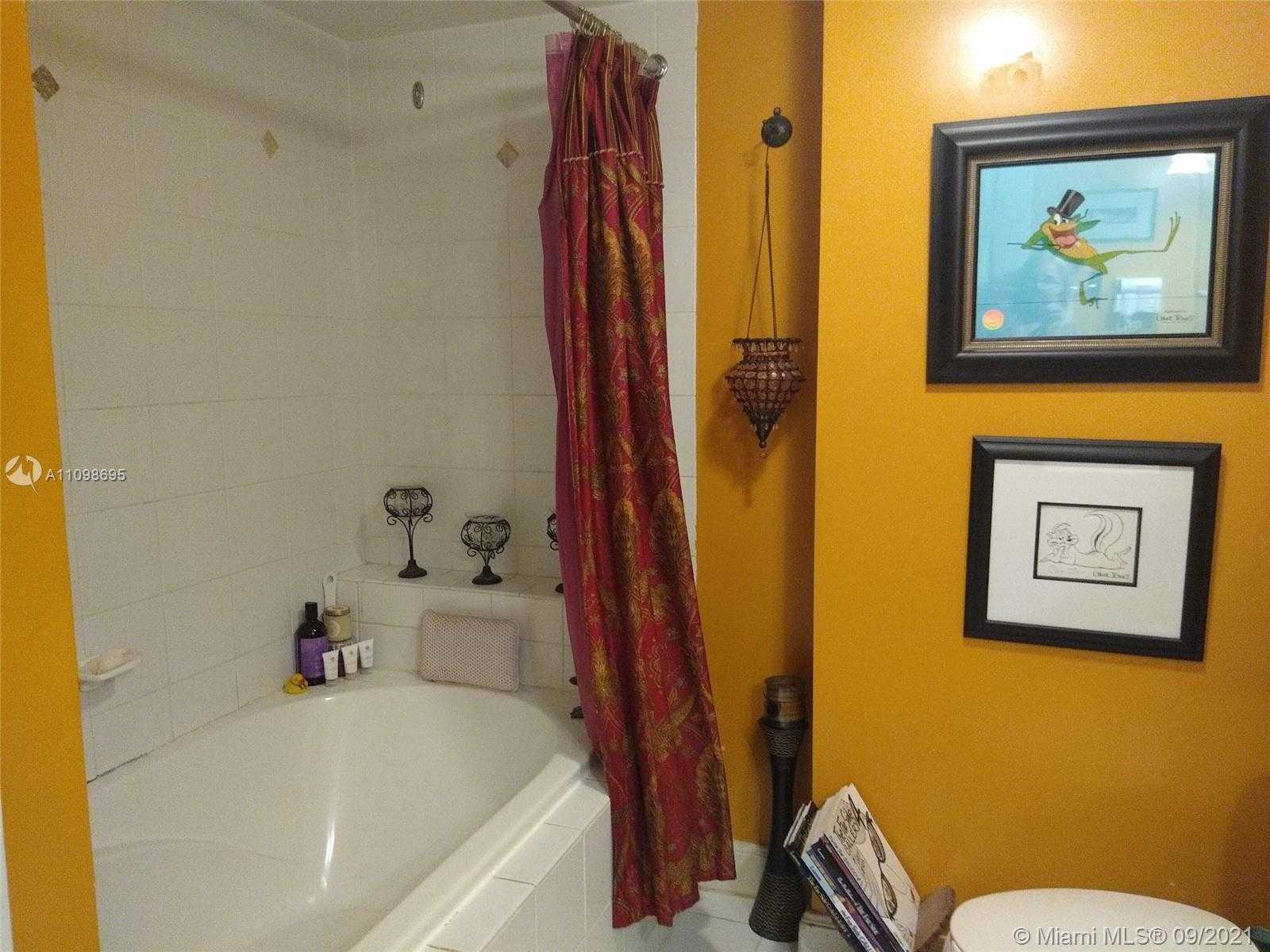 Small Image of 2951 SOUTH BAYSHORE DR #807, Miami Number 48
