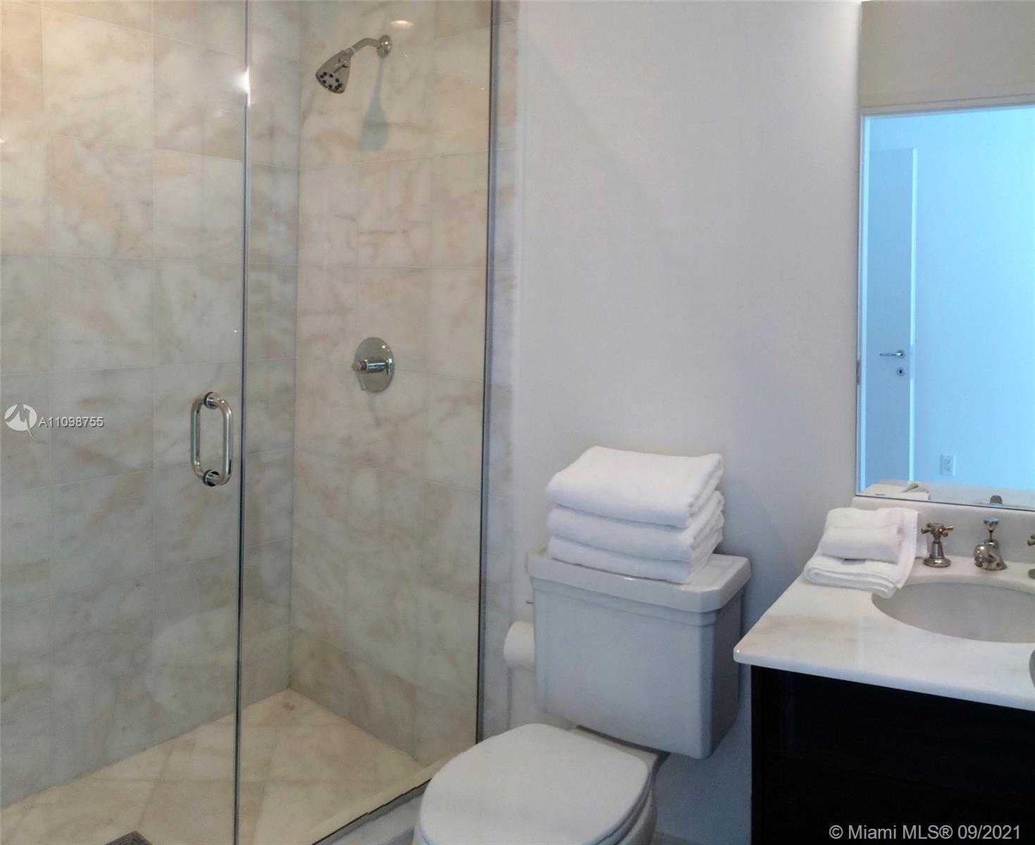 Small Image of 50 SOUTH POINTE DR #1005, Miami Beach Number 18