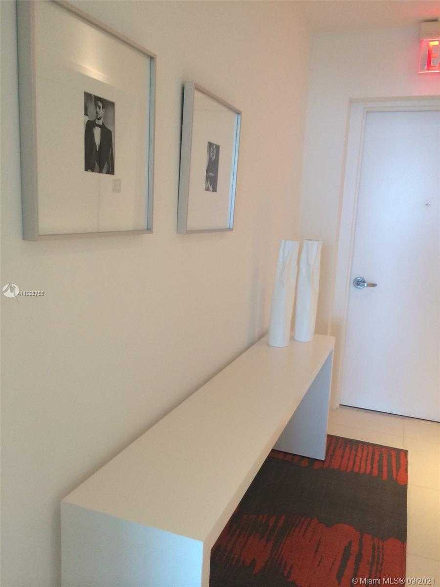 Small Image of 50 SOUTH POINTE DR #1005, Miami Beach Number 2