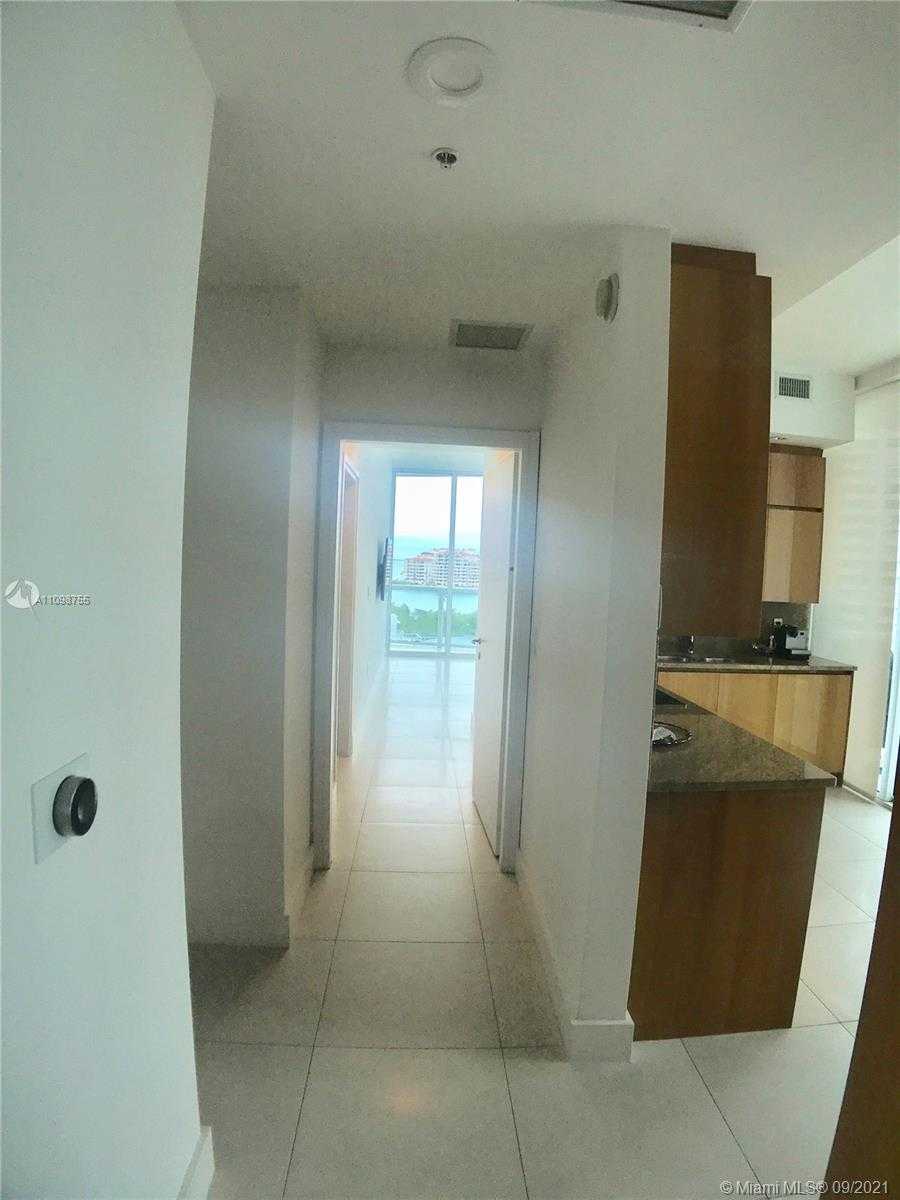 Small Image of 50 SOUTH POINTE DR #1005, Miami Beach Number 7