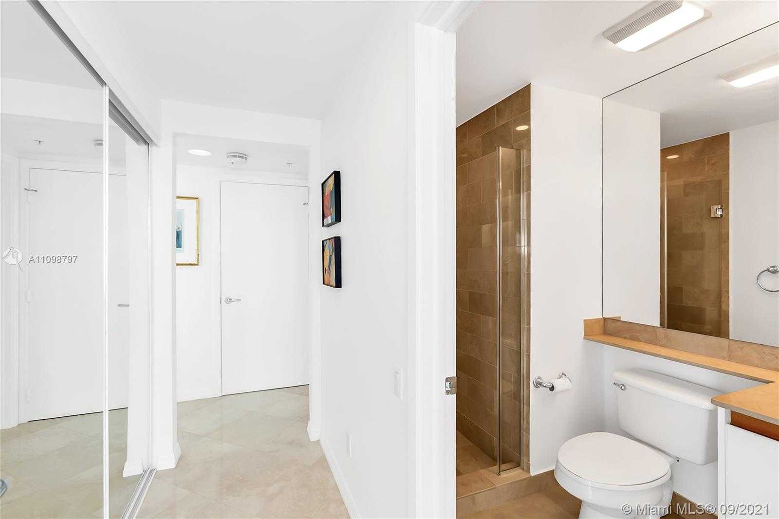 Small Image of 1500 OCEAN DR #1107, Miami Beach Number 14