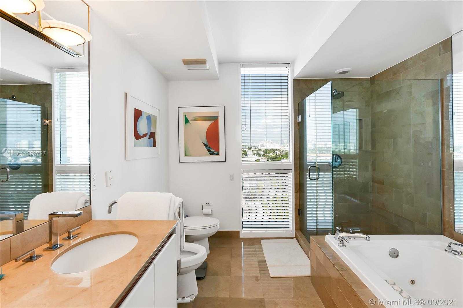 Small Image of 1500 OCEAN DR #1107, Miami Beach Number 17