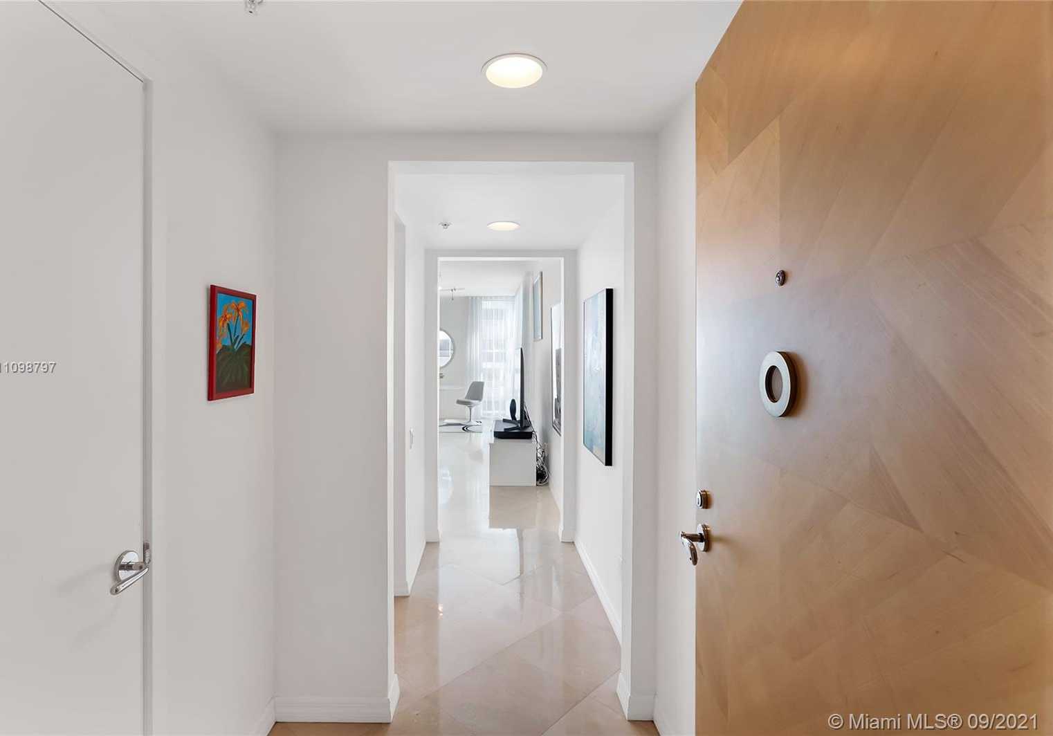 Small Image of 1500 OCEAN DR #1107, Miami Beach Number 18