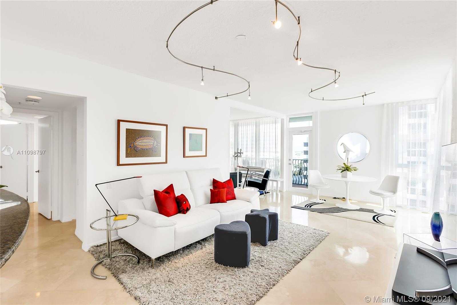 Small Image of 1500 OCEAN DR #1107, Miami Beach Number 3
