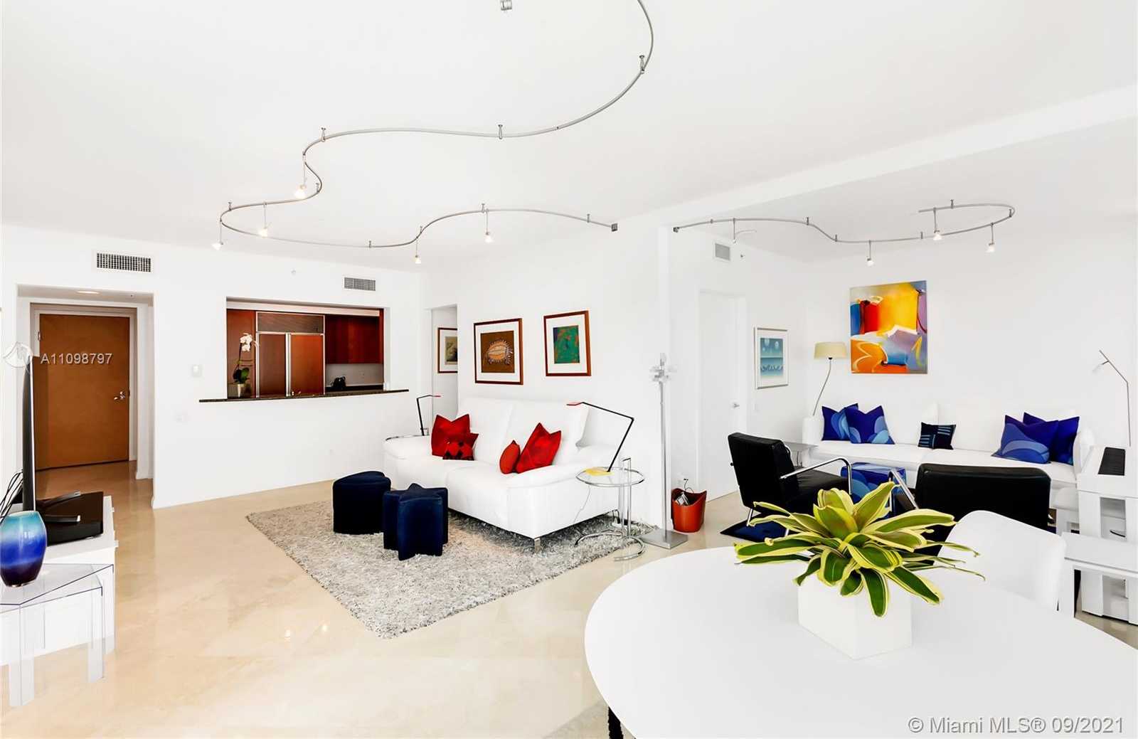 Small Image of 1500 OCEAN DR #1107, Miami Beach Number 4