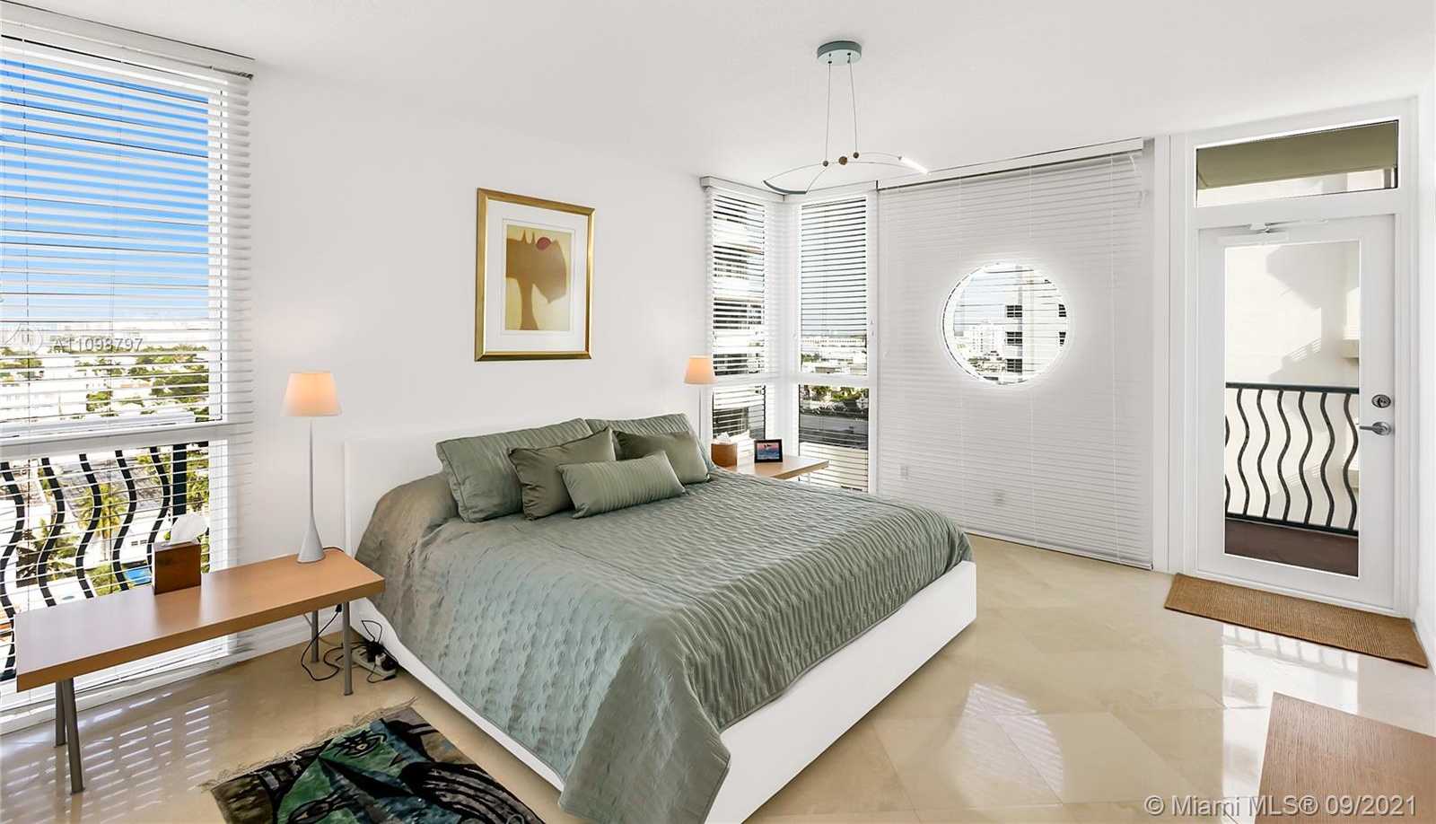Small Image of 1500 OCEAN DR #1107, Miami Beach Number 8