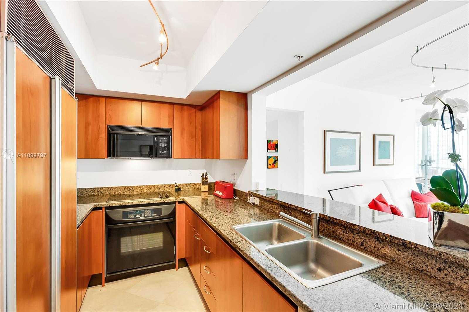 Small Image of 1500 OCEAN DR #1107, Miami Beach Number 9