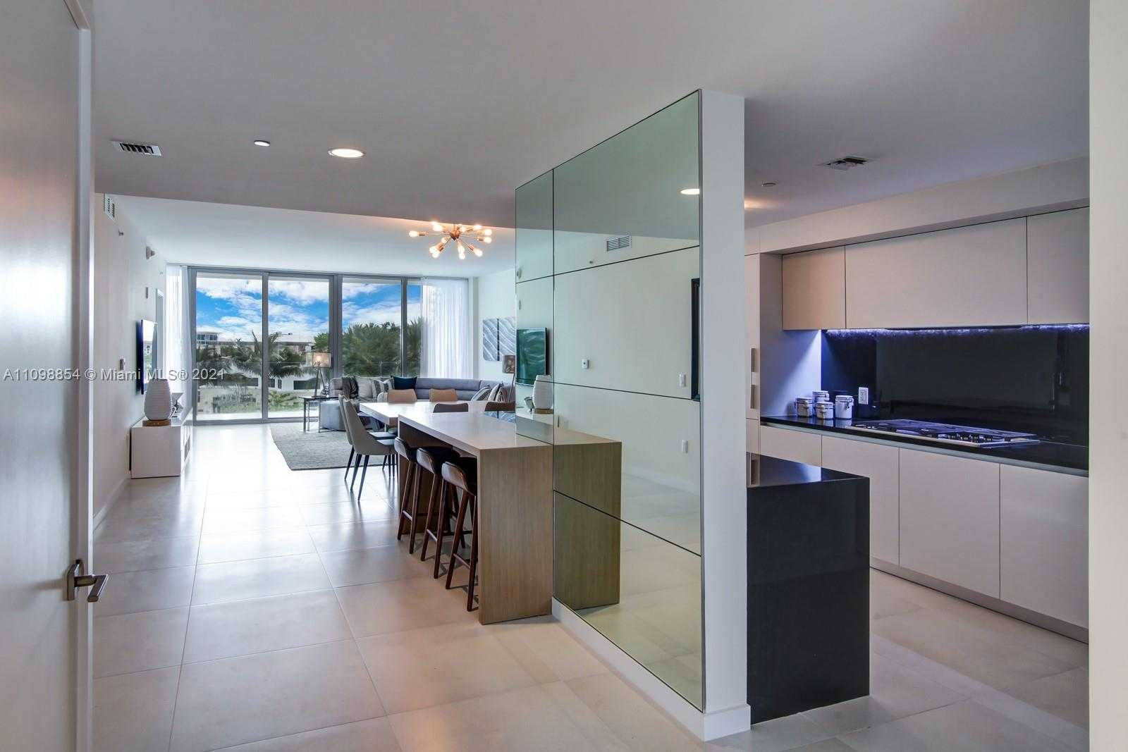 Small Image of 1 COLLINS AVE #405, Miami Beach Number 12