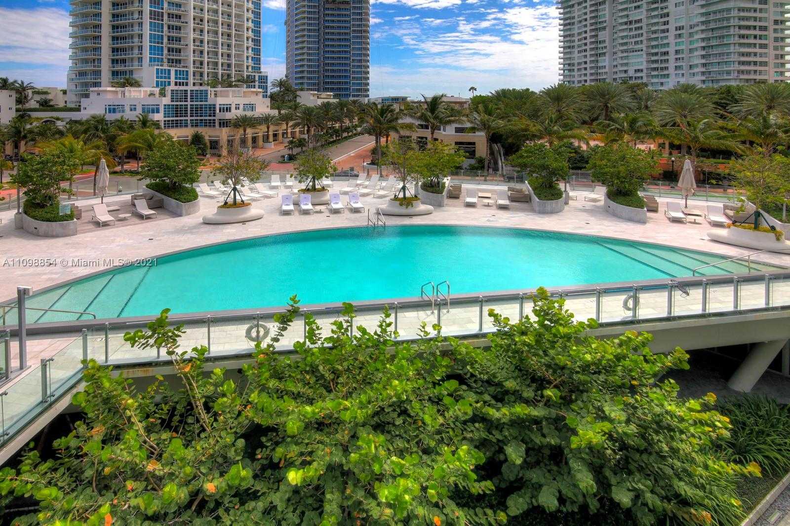 Small Image of 1 COLLINS AVE #405, Miami Beach Number 3