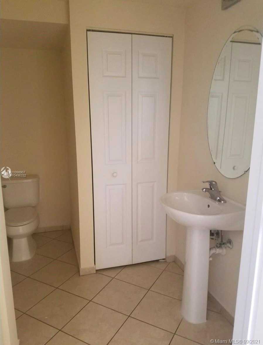 Small Image of 11269 NORTH WEST 87TH ST, Doral Number 17