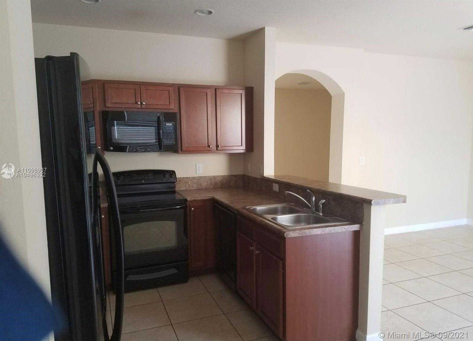 Small Image of 11269 NORTH WEST 87TH ST, Doral Number 2