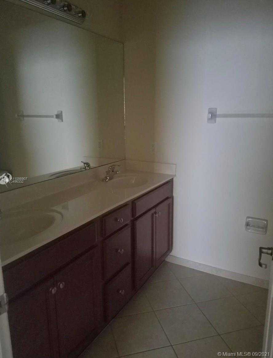 Small Image of 11269 NORTH WEST 87TH ST, Doral Number 20