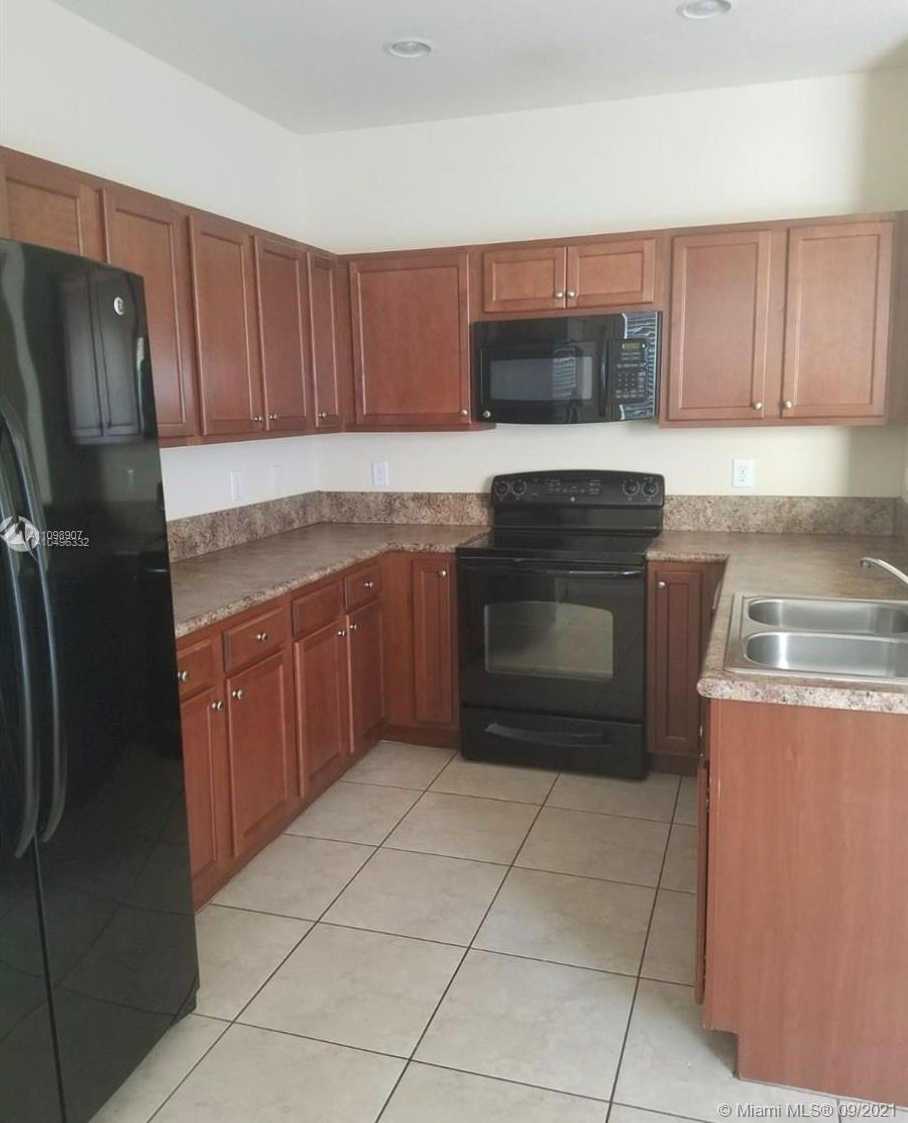 Small Image of 11269 NORTH WEST 87TH ST, Doral Number 4