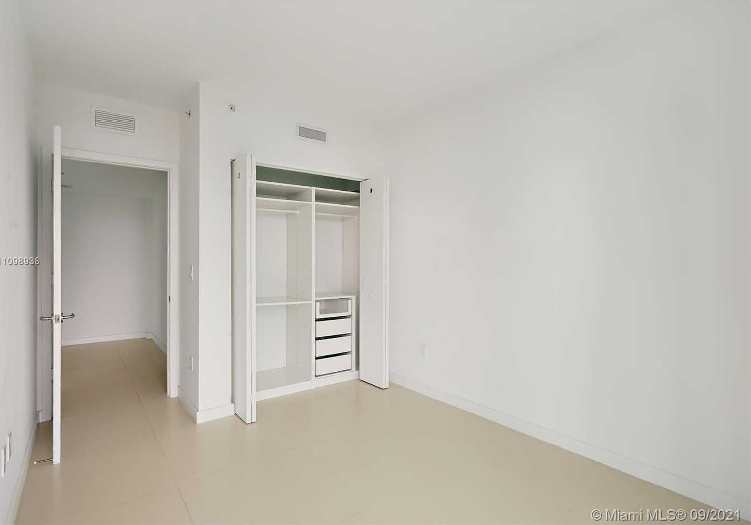 Small Image of 1300 SOUTH MIAMI AVE #2605, Miami Number 27