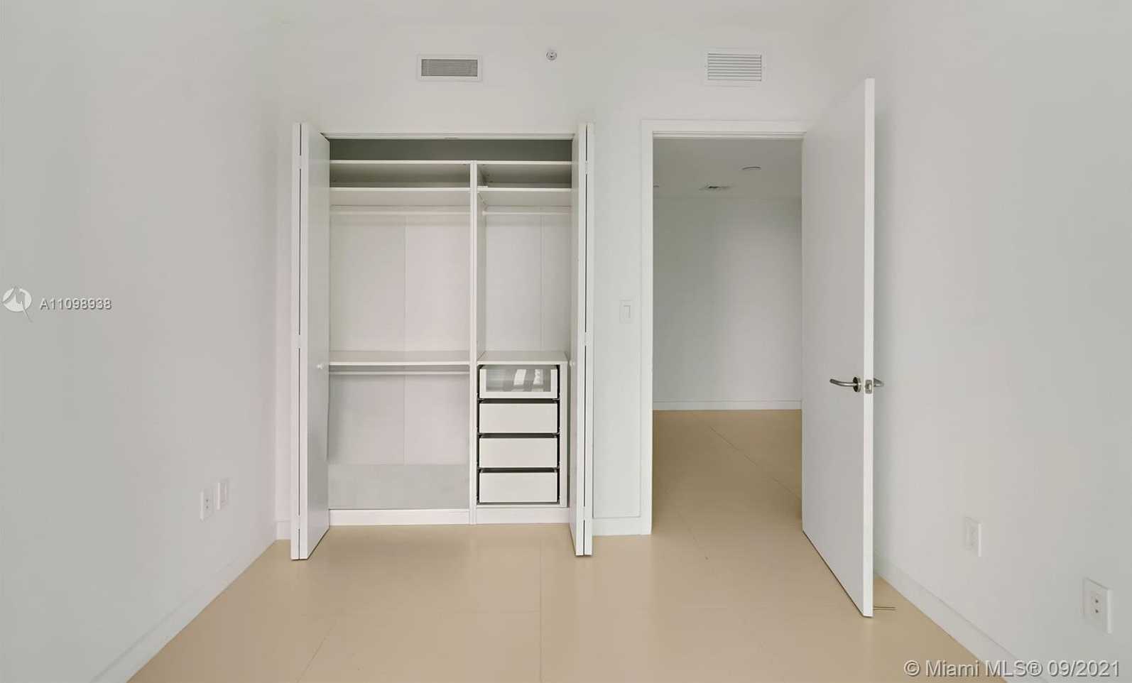 Small Image of 1300 SOUTH MIAMI AVE #2605, Miami Number 30