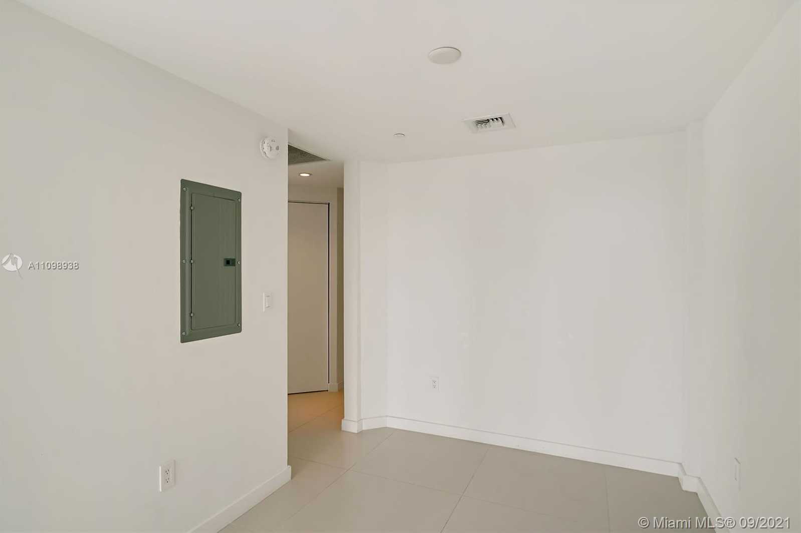 Small Image of 1300 SOUTH MIAMI AVE #2605, Miami Number 32