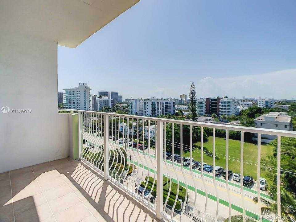 Small Image of 10350 WEST BAY HARBOR DR #8H, Bay Harbor Islands Number 35