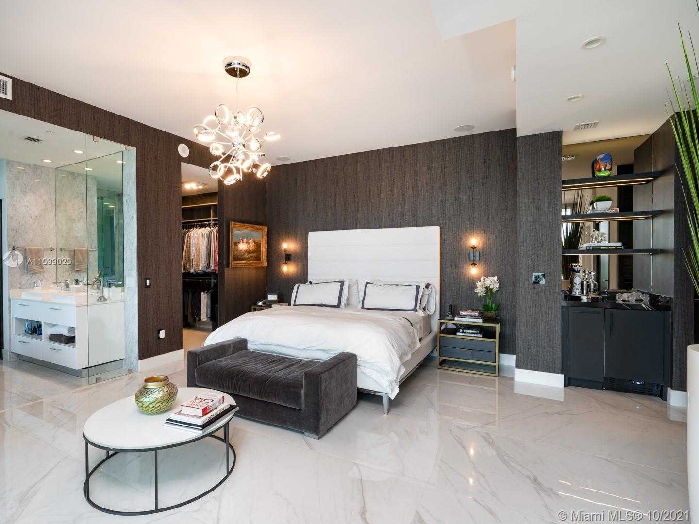 Small Image of 650 NORTH EAST 32ND ST #BH8, Miami Number 3