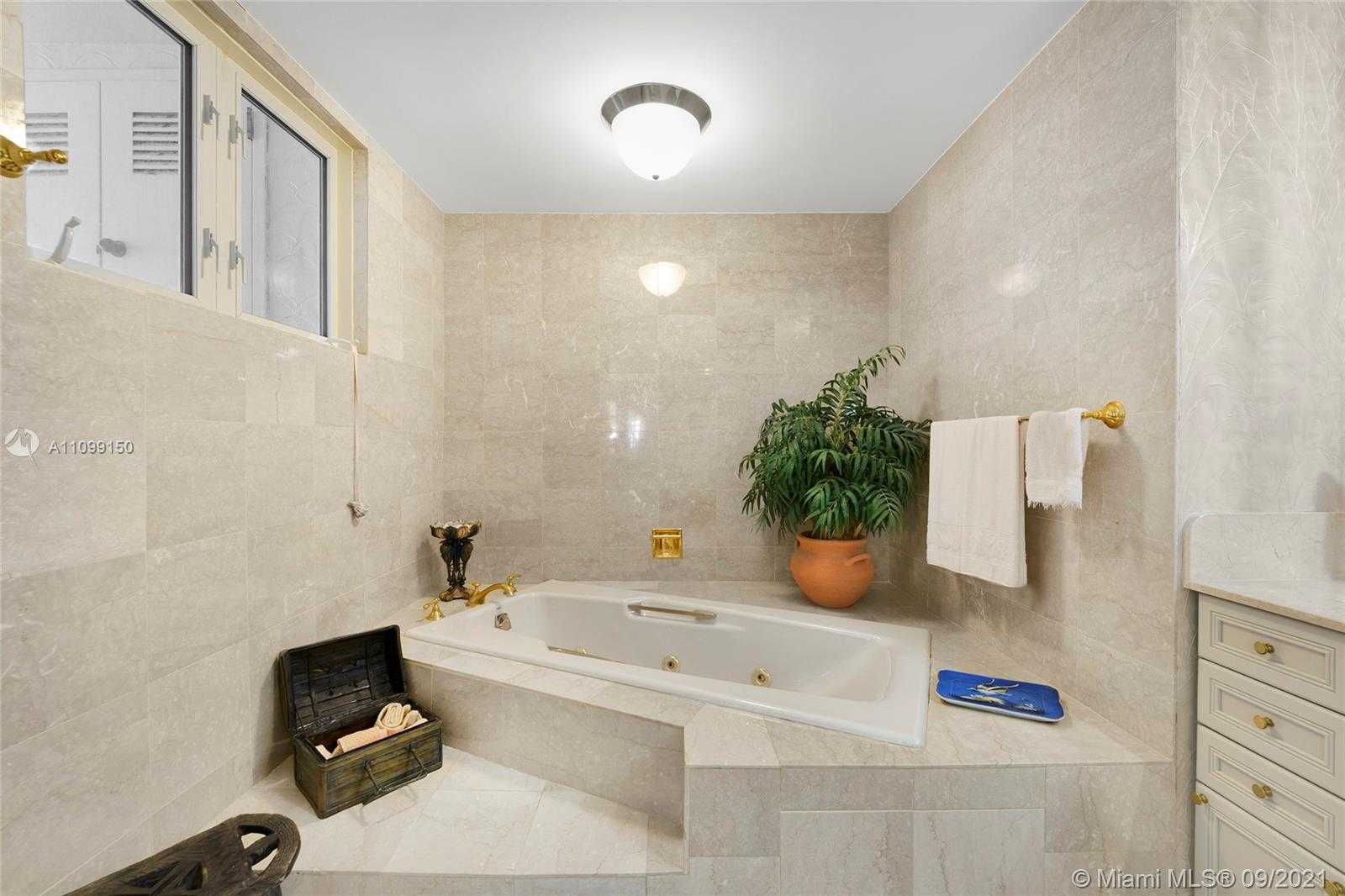 Small Image of 7822 FISHER ISLAND DR #7822, Miami Beach Number 33