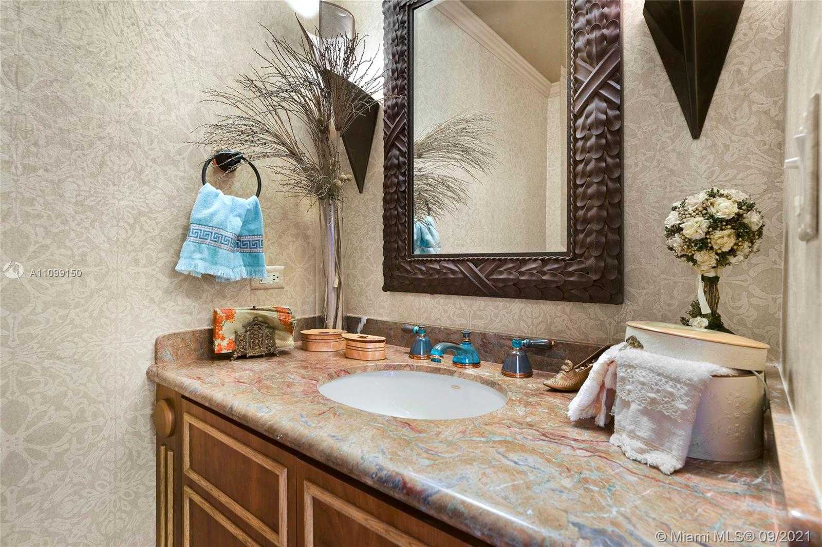 Small Image of 7822 FISHER ISLAND DR #7822, Miami Beach Number 47