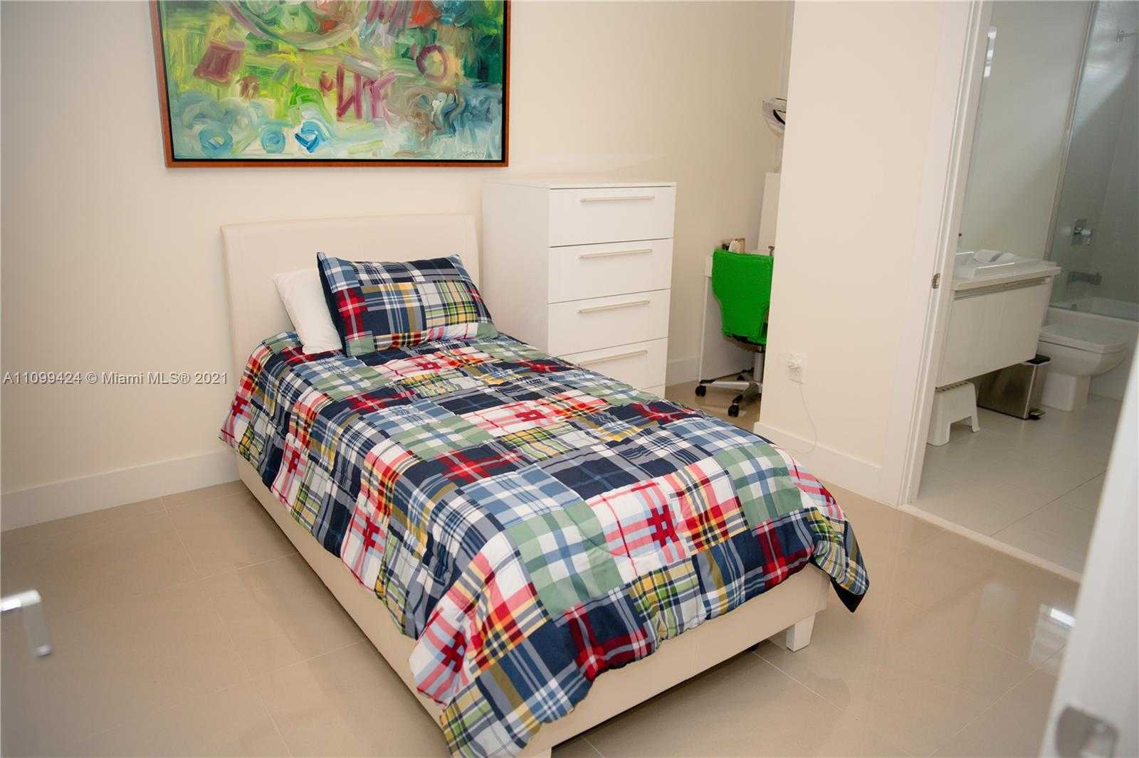 Small Image of 6641 NORTH WEST 105TH CT, Doral Number 14