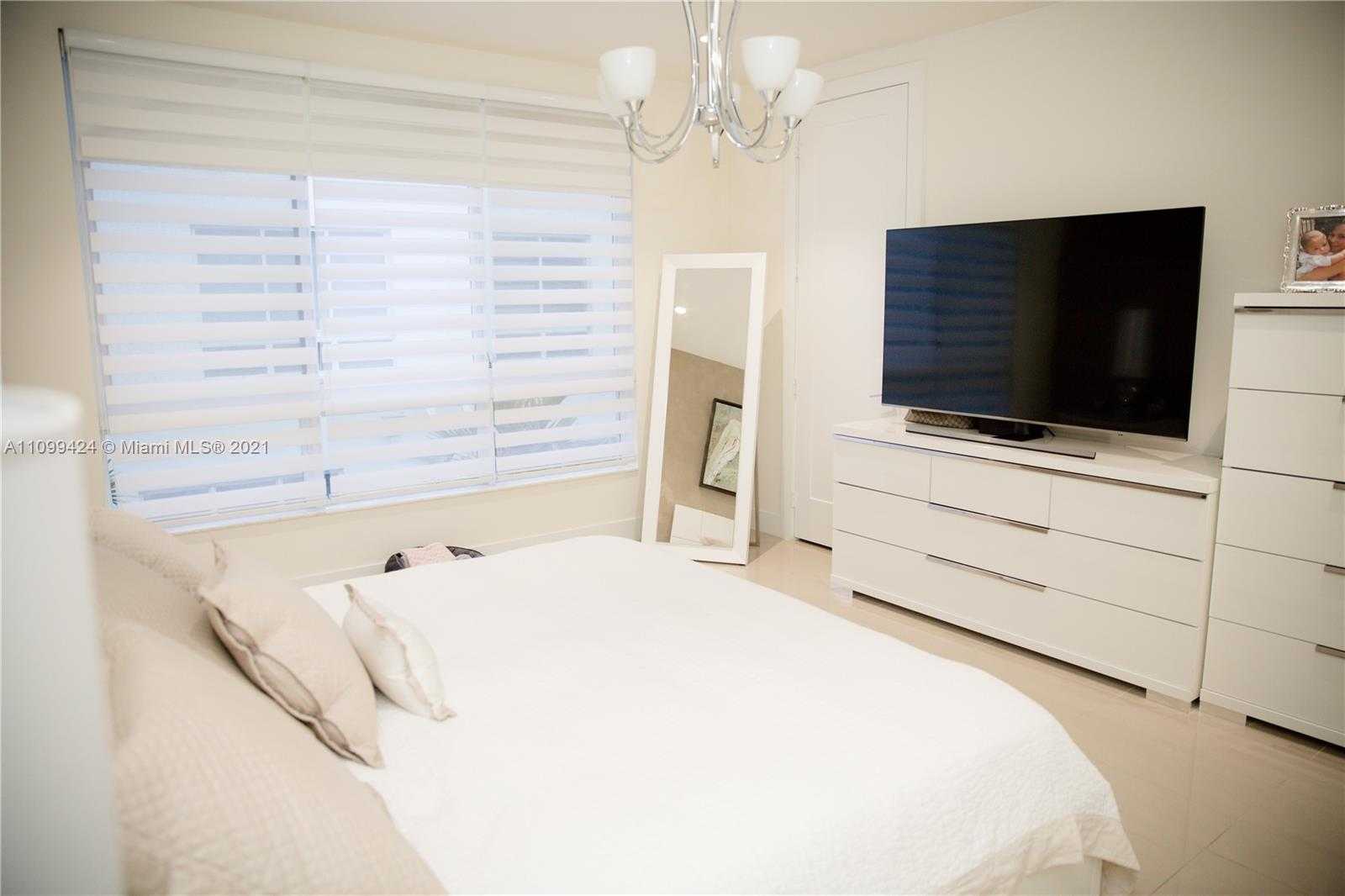 Small Image of 6641 NORTH WEST 105TH CT, Doral Number 17