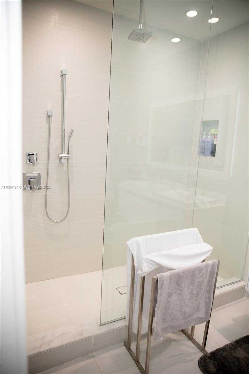Small Image of 6641 NORTH WEST 105TH CT, Doral Number 19