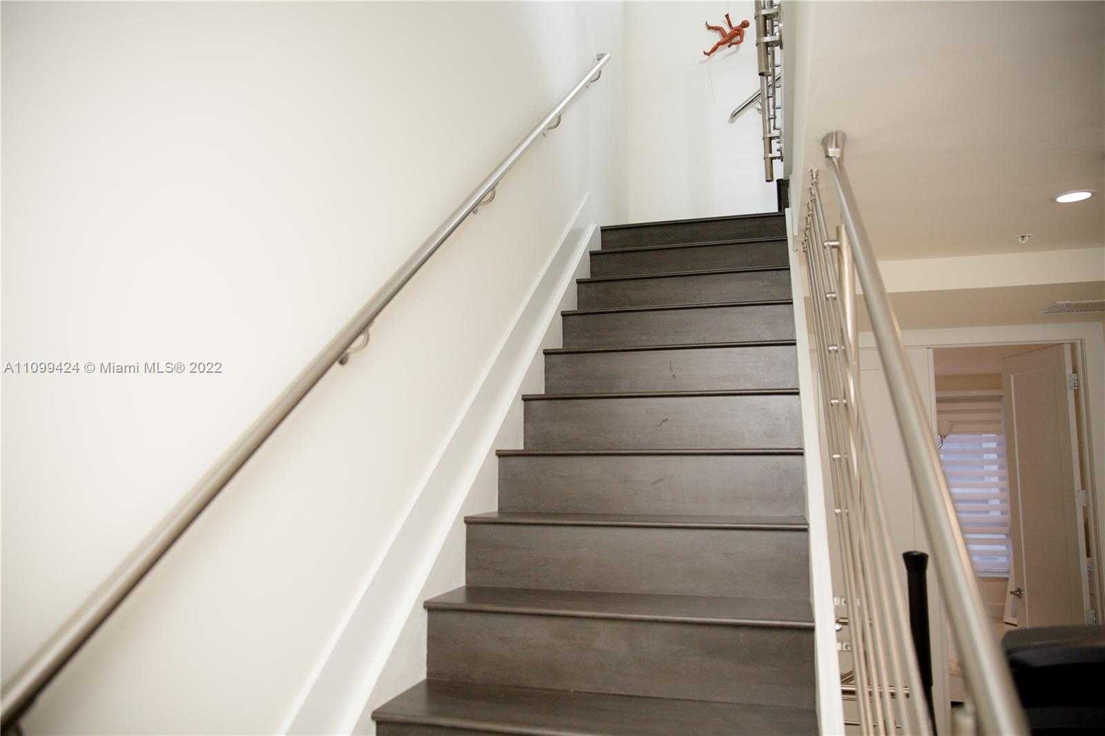 Small Image of 6641 NORTH WEST 105TH CT, Doral Number 23