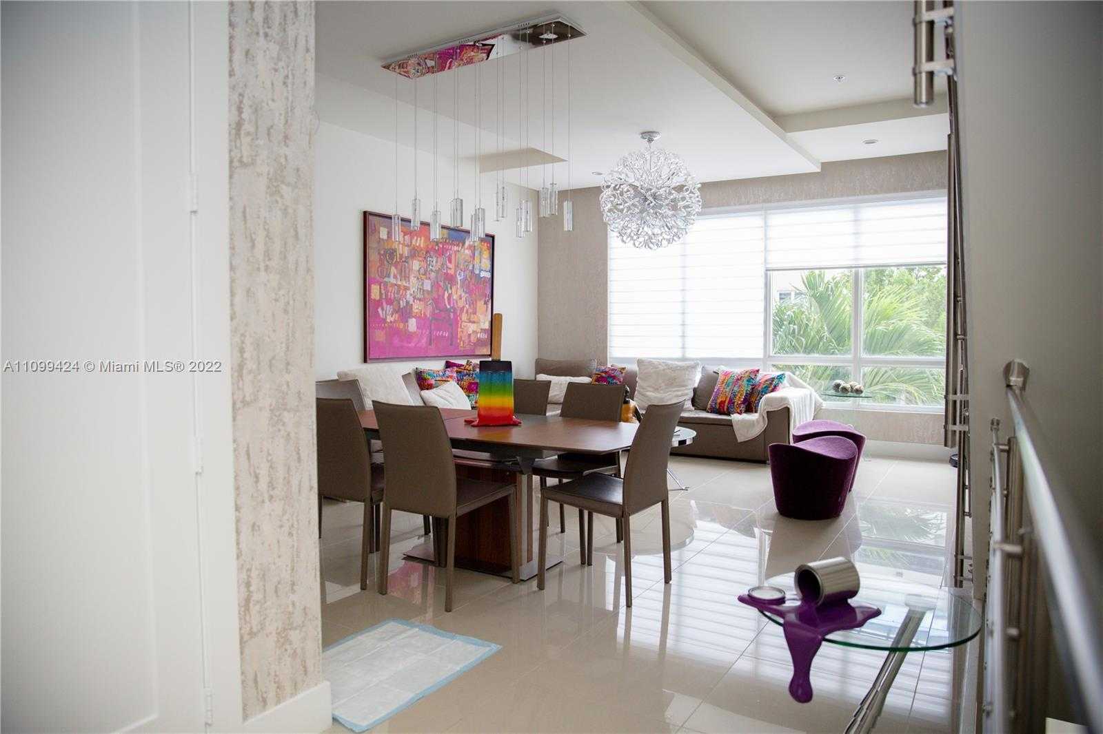 Small Image of 6641 NORTH WEST 105TH CT, Doral Number 27
