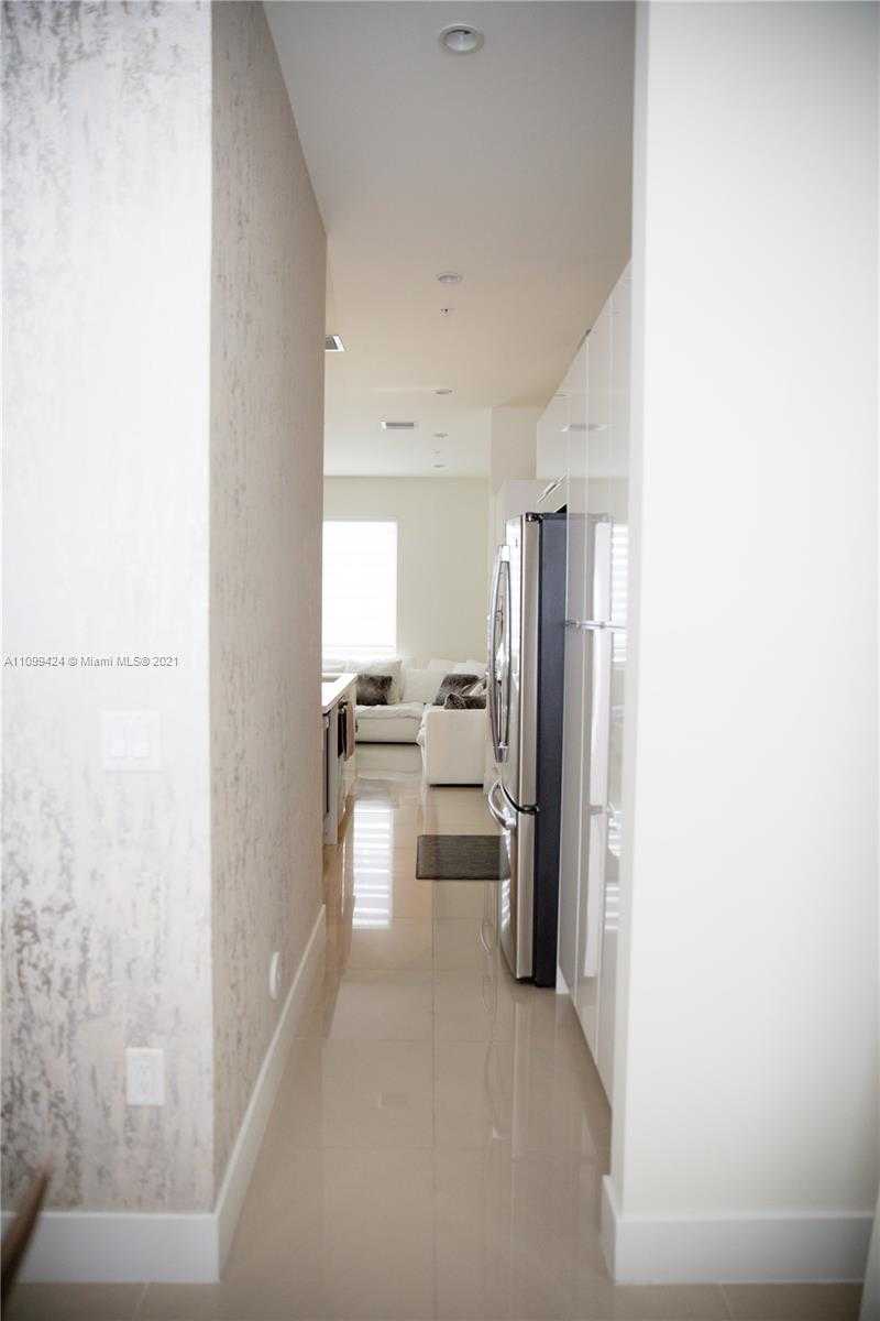 Small Image of 6641 NORTH WEST 105TH CT, Doral Number 29