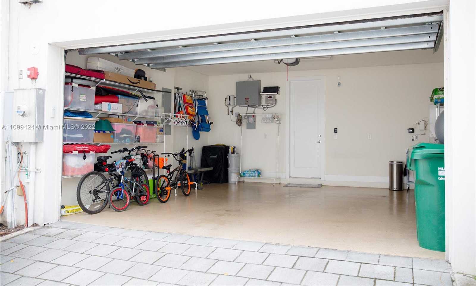 Small Image of 6641 NORTH WEST 105TH CT, Doral Number 33