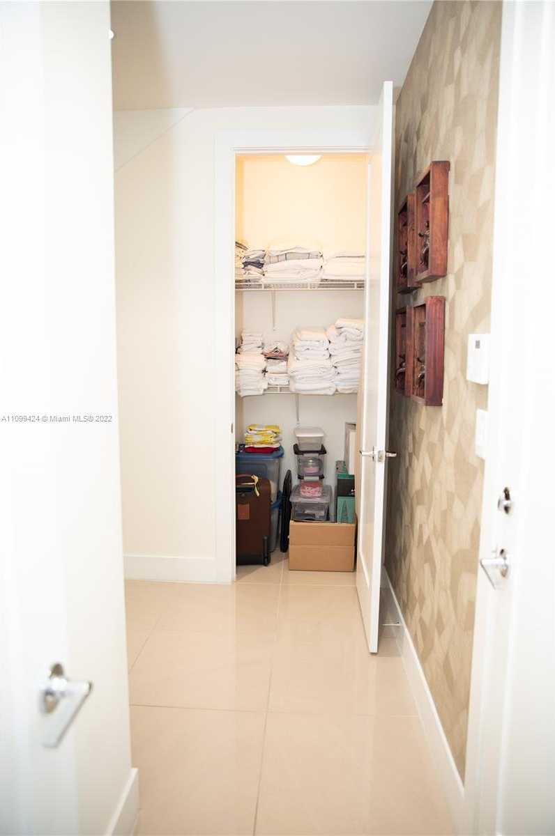 Small Image of 6641 NORTH WEST 105TH CT, Doral Number 35