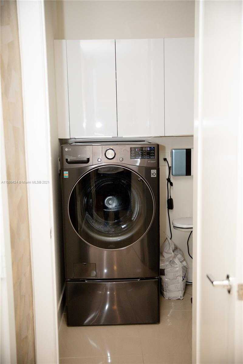 Small Image of 6641 NORTH WEST 105TH CT, Doral Number 36