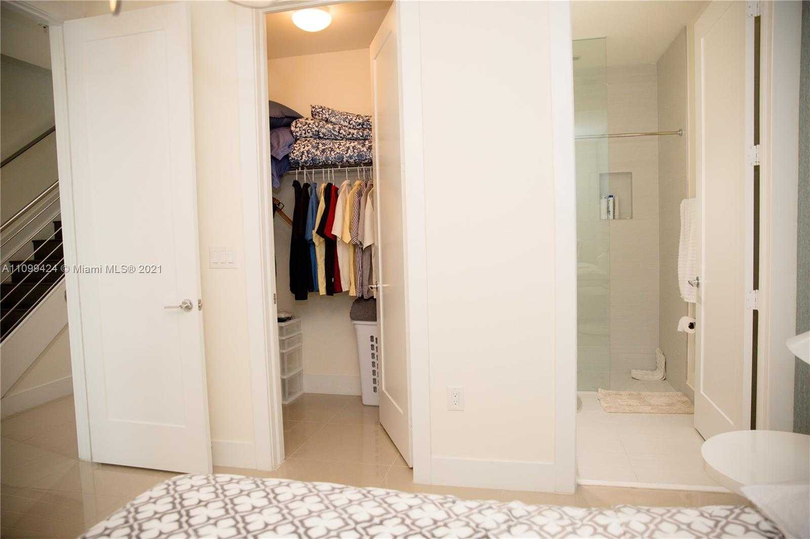 Small Image of 6641 NORTH WEST 105TH CT, Doral Number 40