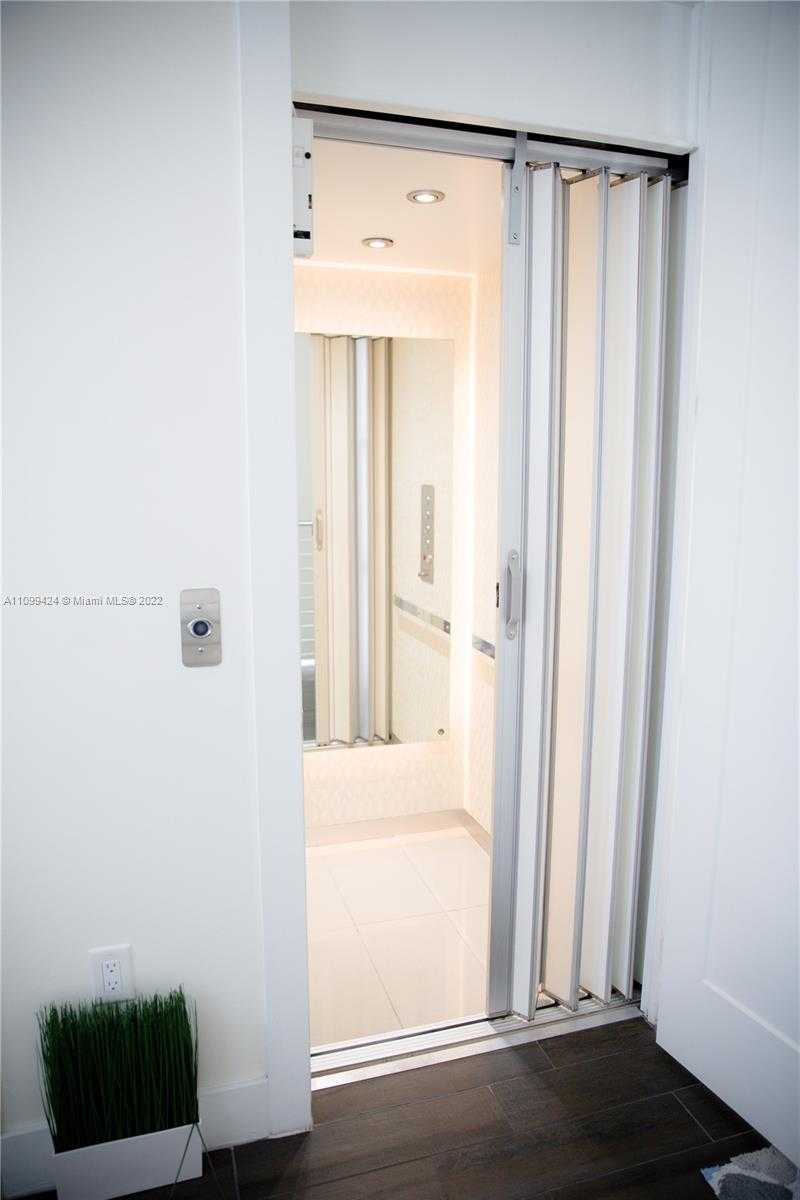 Small Image of 6641 NORTH WEST 105TH CT, Doral Number 9