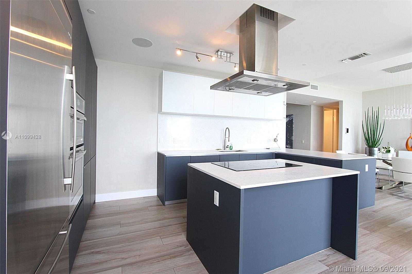 Small Image of 1300 BRICKELL BAY DR #4302, Miami Number 12