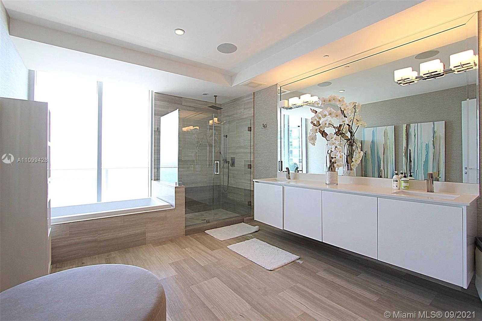 Small Image of 1300 BRICKELL BAY DR #4302, Miami Number 23