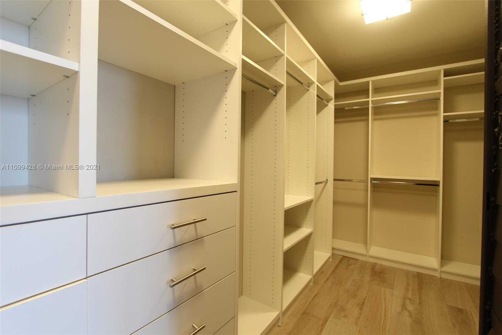 Small Image of 1300 BRICKELL BAY DR #4302, Miami Number 26