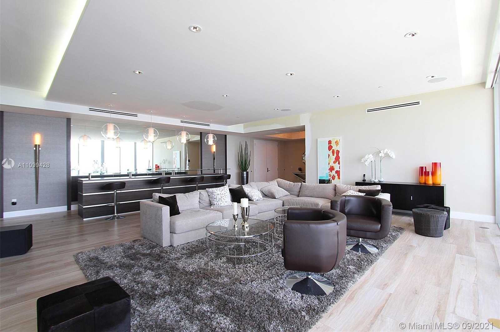Small Image of 1300 BRICKELL BAY DR #4302, Miami Number 8
