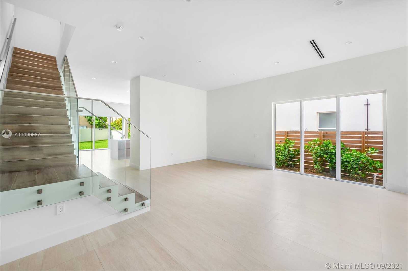 Small Image of 1348 SOUTH WEST 22ND TERRACE #1348, Miami Number 3