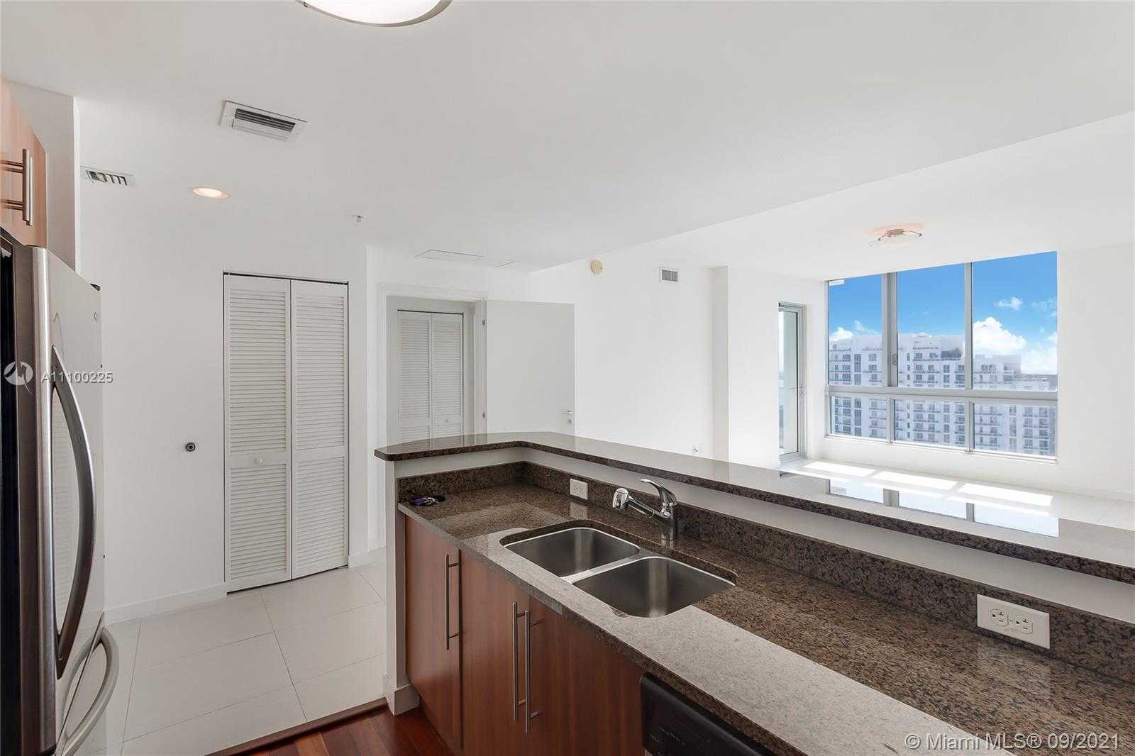 Small Image of 300 SOUTH BISCAYNE BLVD #T-3506, Miami Number 10