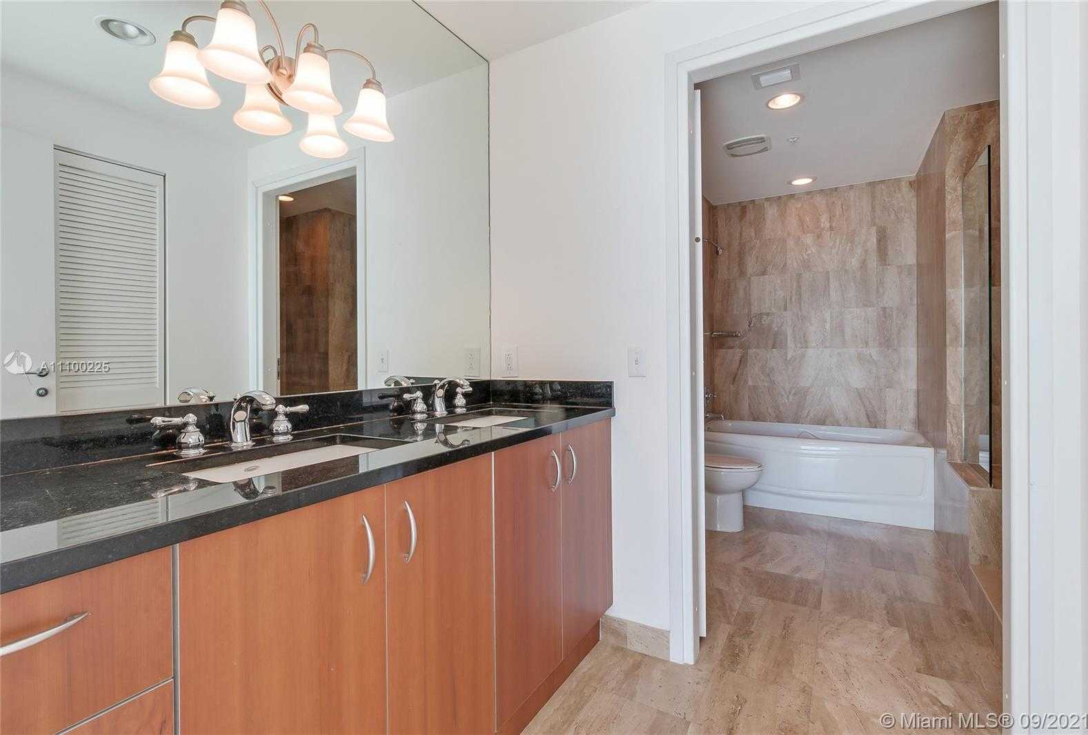 Small Image of 300 SOUTH BISCAYNE BLVD #T-3506, Miami Number 12