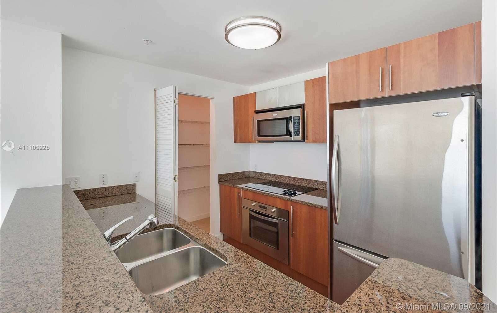 Small Image of 300 SOUTH BISCAYNE BLVD #T-3506, Miami Number 4