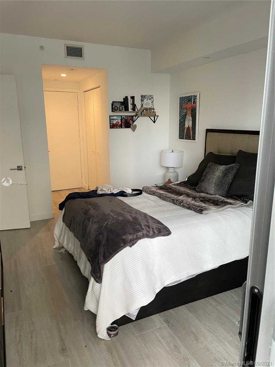 Small Image of 55 SOUTH WEST 9TH ST #2210, Miami Number 13