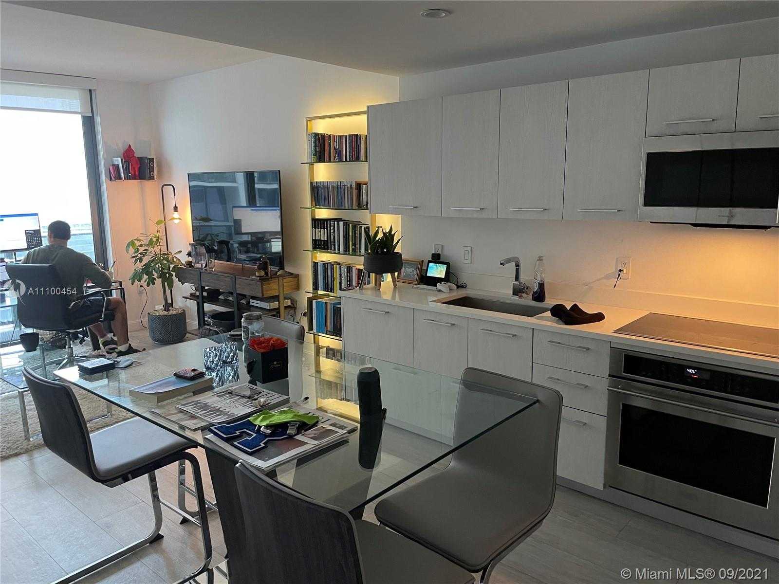 Small Image of 55 SOUTH WEST 9TH ST #2210, Miami Number 22