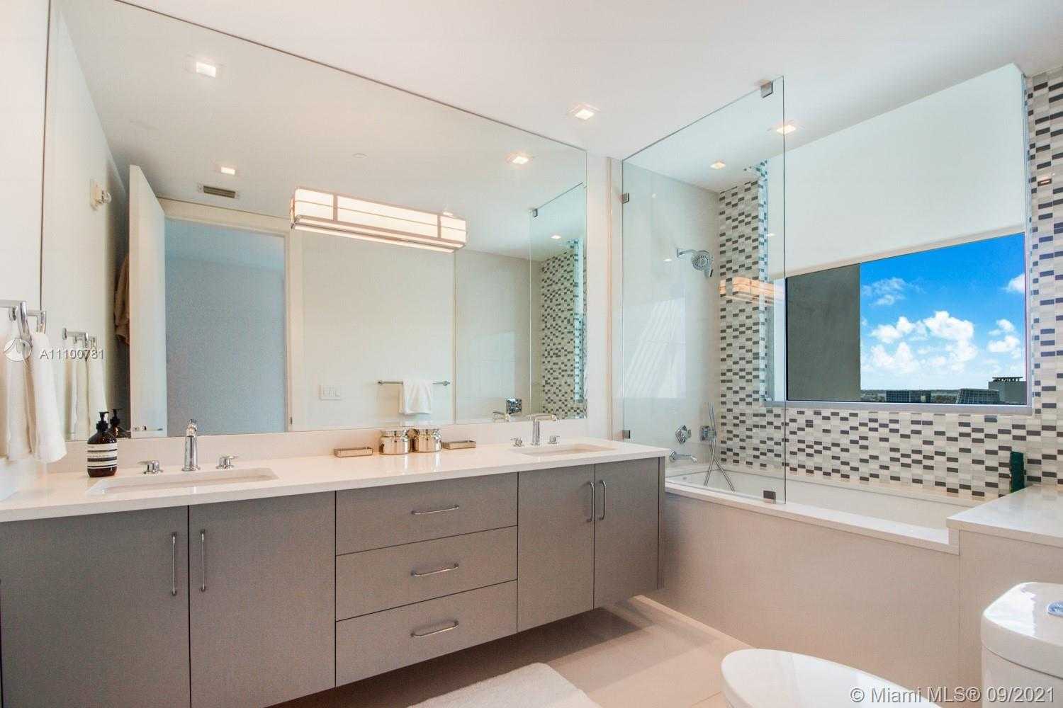 Small Image of 5959 COLLINS AVE #1605, Miami Beach Number 20