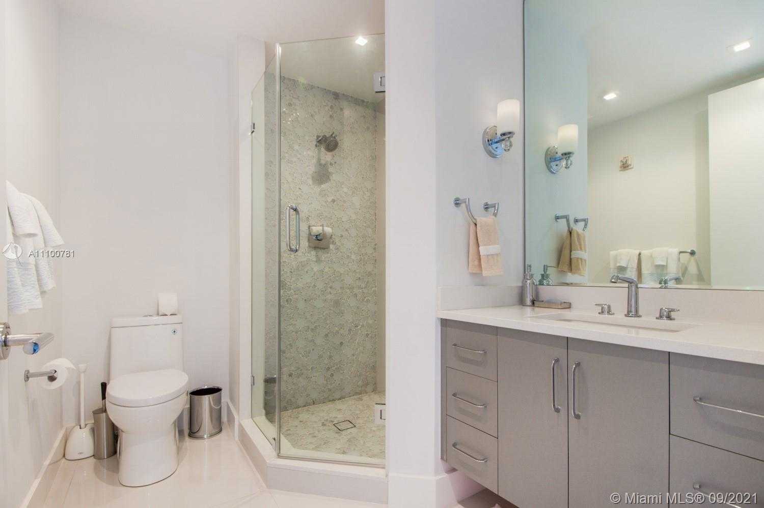 Small Image of 5959 COLLINS AVE #1605, Miami Beach Number 21