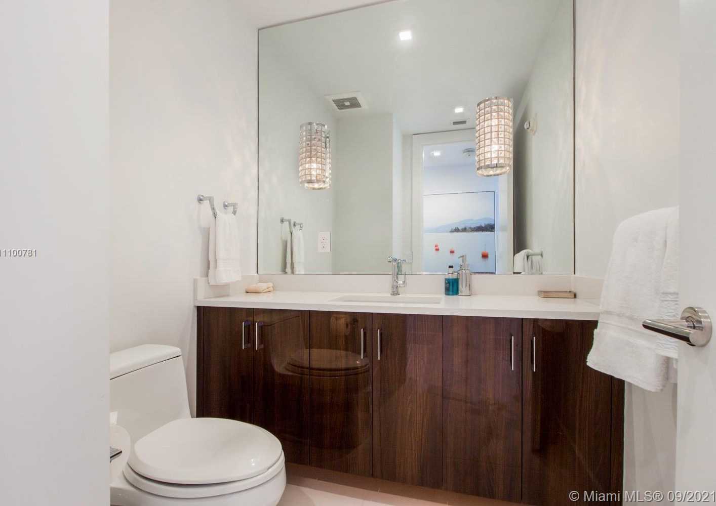 Small Image of 5959 COLLINS AVE #1605, Miami Beach Number 24